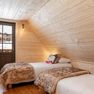 https://les-chalets-de-lecrin.fr-provencehotel.com
