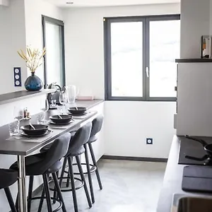 https://apt-bienvenue-dans-le-cobalt.hotels-rhonealpes.com